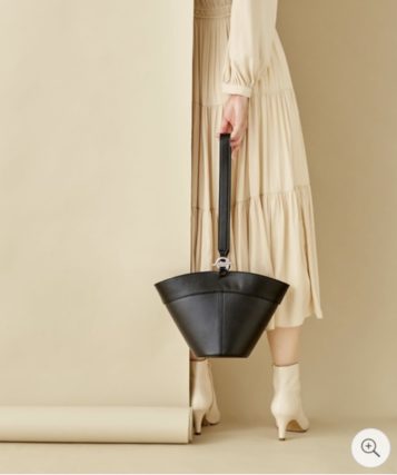 Steady 21 2月号 上白石萌音さん着用のブランド 衣装 イヤリング ニット スカート 靴 は Nikomame にこまめ